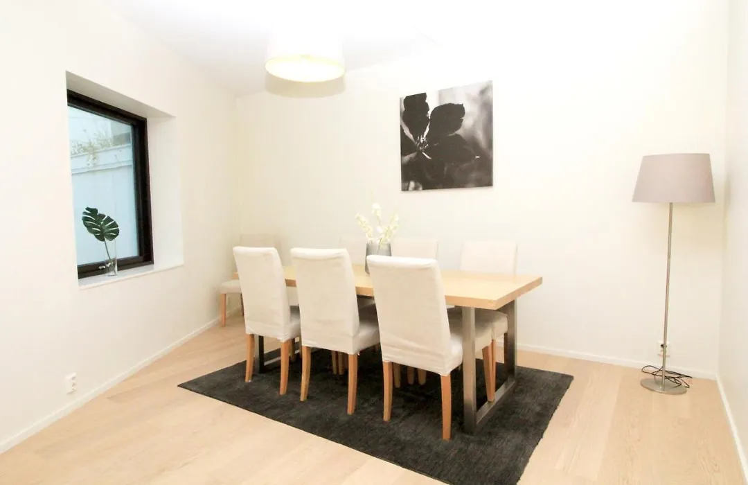 Nordic Host Luxury Apts - City Center Townhome With Terrace-1