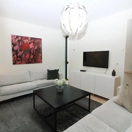 Nordic Host Luxury Apts - City Center Townhome With Terrace-3